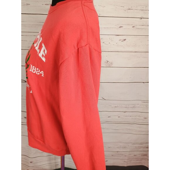 North Pole University Red Sweatshirt Size Small By State Of Mine - Picture 4 of 7